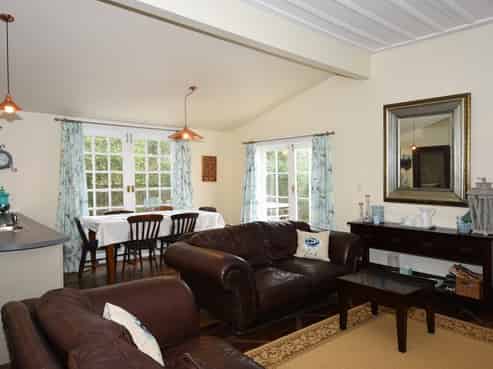 102 Jellicoe Street, Martinborough