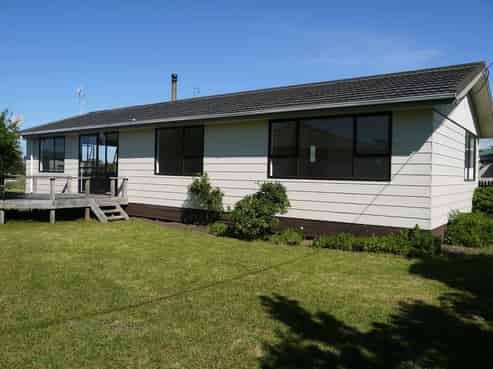 10 Ferry Road, Waipu