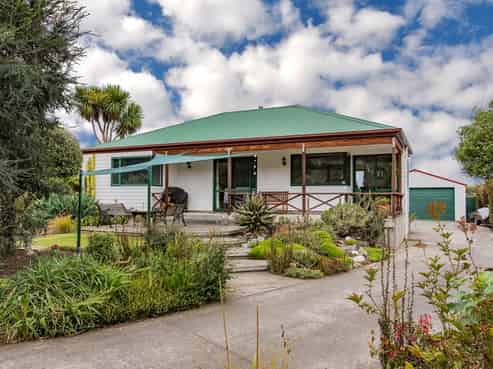 6 Geisha Road, Waikuku