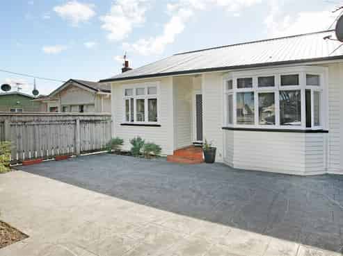 83 Miramar Avenue, Miramar