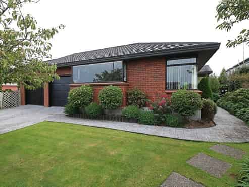 700 Queens Drive, Waikiwi