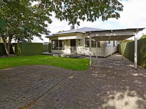 121A Forest Lake Road, Forest Lake