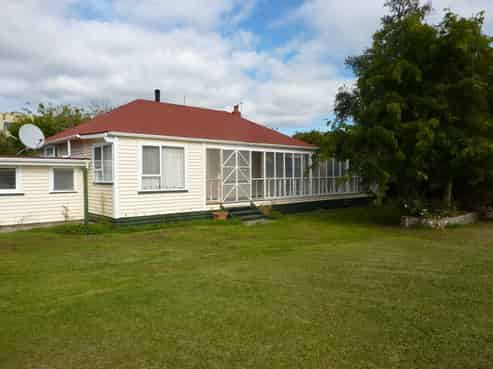 2 Mcgill Street, Waimangaroa