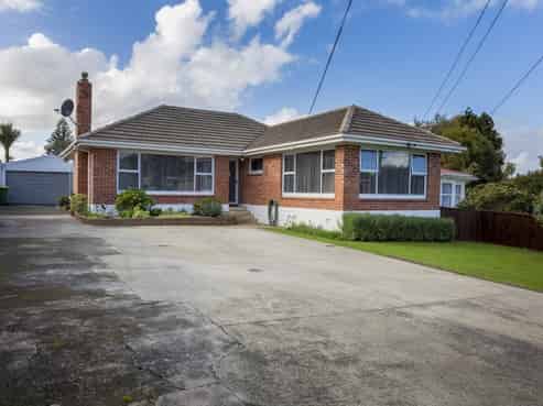 29 Hallberry Road, Mangere East