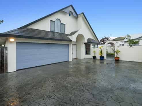 2/94 Pretoria Street, Central Hutt