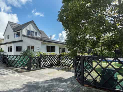 2/33 Methuen Road, Avondale