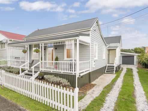 1 Karaka Street, Helensville