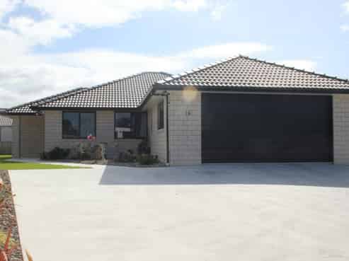 16 Reel Road, Athenree