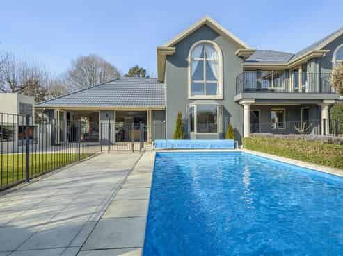 1 Springvale Gardens, Harewood