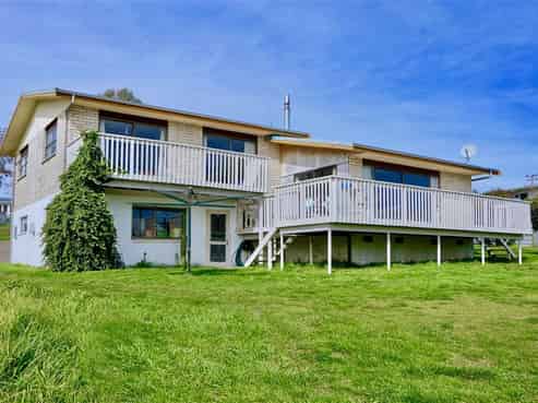 82 Arawa Avenue, Maketu