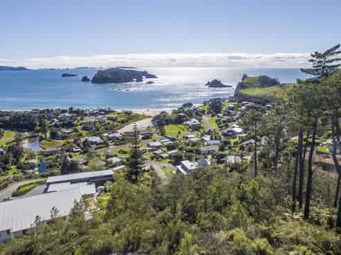 15C Christine Terrace, Hahei