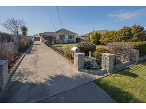 77 Neill Street, Hornby