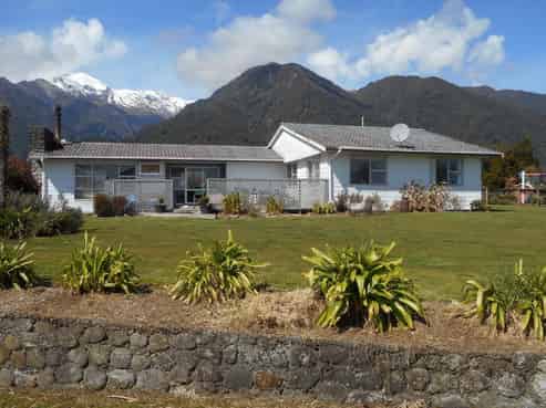 1861 Whataroa Highway, Whataroa