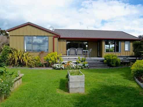 7 Dodds Crescent, Otaki Beach