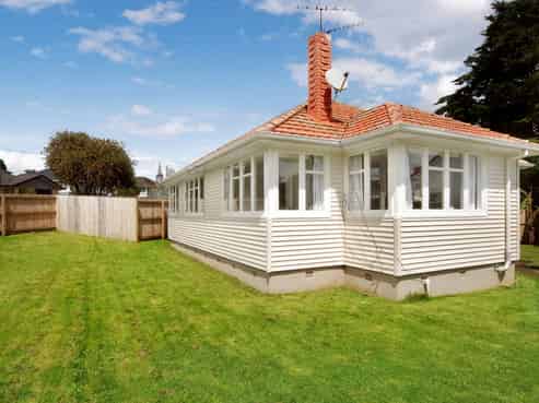 25 Holland Avenue, Point England