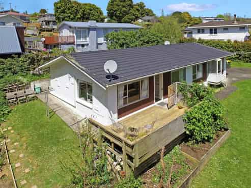 2/17 Emirau Place, Glenfield