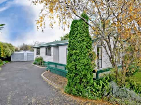 205 Newcastle Road, Grandview Heights