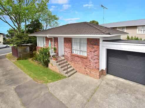 1/214 Sunnynook Road, Totara Vale