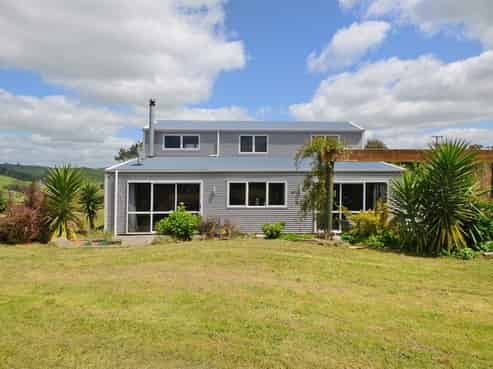 215 Valley View Road, Otaika