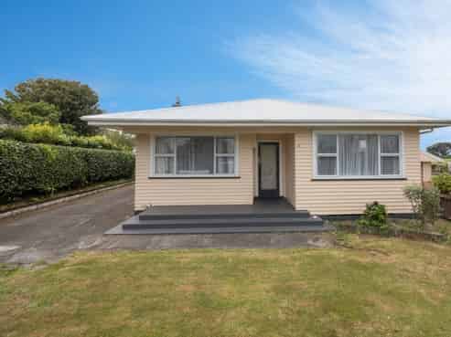 8 Egmont Street, Kaponga