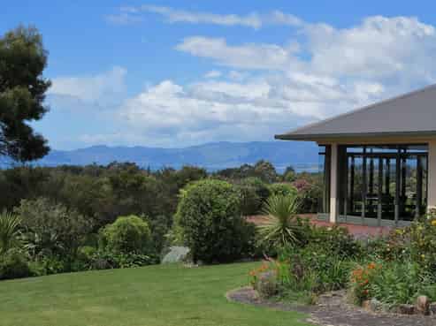 1552 Takaka-collingwood Highway, Parapara