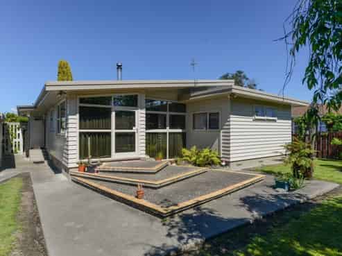 570 Lowe Street, Camberley