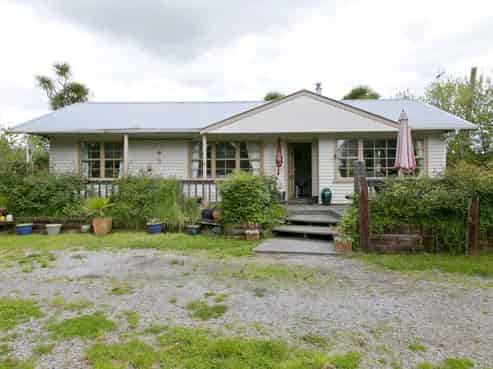 1360 River Road, Broadlands Forest