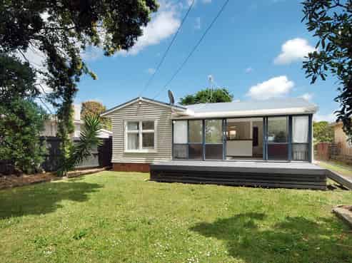 39 Kawiti Avenue, Point England