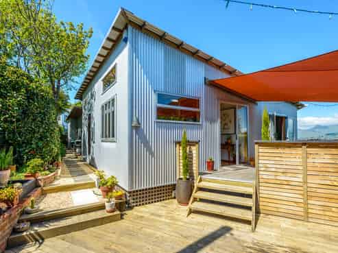 12 Selwyn Road, Lyttelton