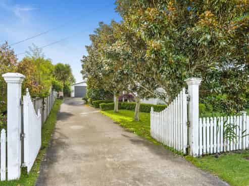24 Village Way, Ardmore