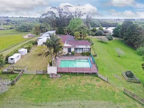 754 Runciman Road, Runciman