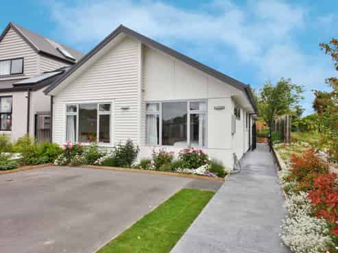 8 Short Street, Waltham