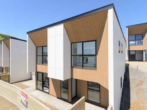 32 Tea Tree Lane, Woodridge