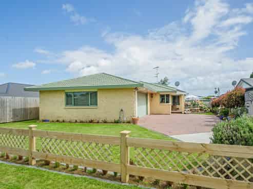 4 Meadowbrook Place, Buckland