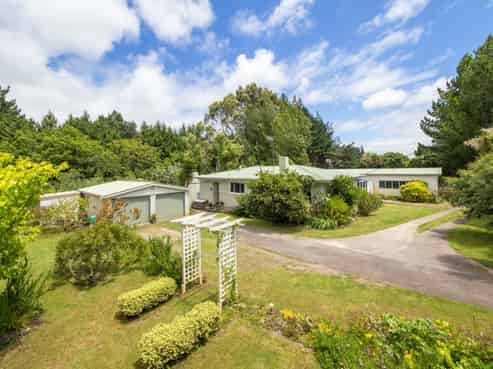 1112 Rangiotu Road, Himatangi