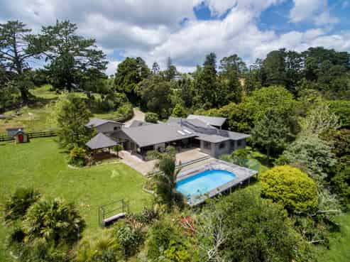 255 Okura River Road, Okura