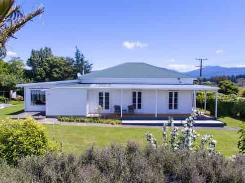 2 Clifton Road, Takaka