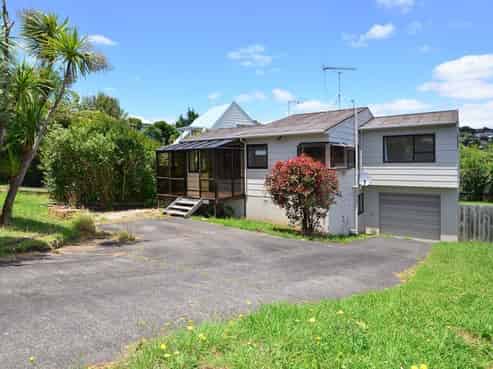 17 Langton Road, Stanmore Bay