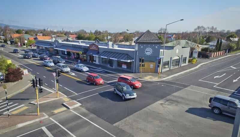 211 Hills Road, Edgeware