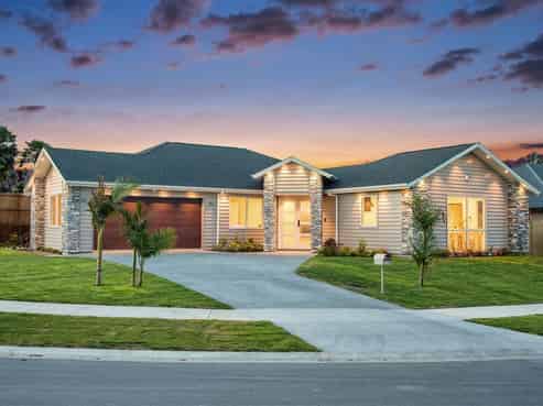 10 Fred White Drive, Kumeu