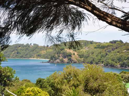 4 Hillside Crescent, Leigh