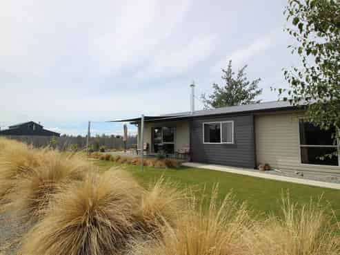 14 Rhoboro Road, Twizel