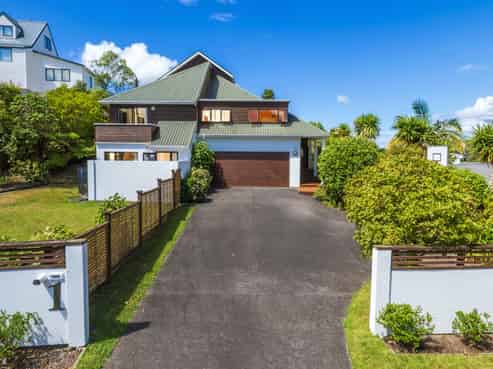1 Stitchbird Close, Murrays Bay