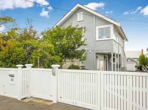 83 Vauxhall Road, Devonport