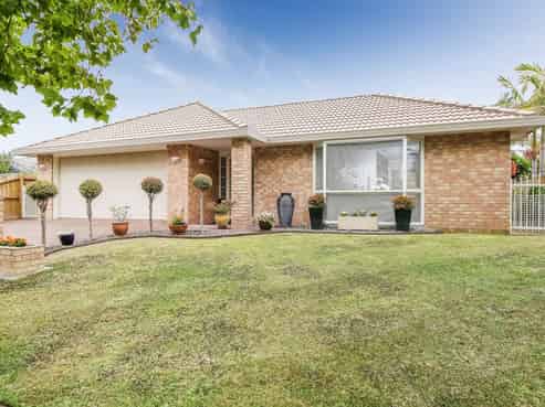 8 Lushington Place, Huntington Park