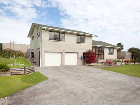 17 Caledonia Place, Highlands Park