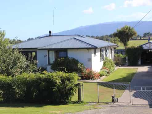 60 Waverley Street, Karamea