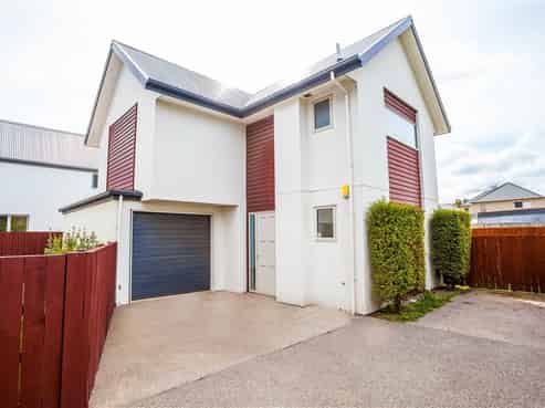 151C Canon Street, Edgeware