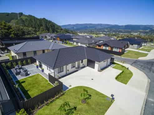 84 Riverstone Drive, Riverstone Terraces