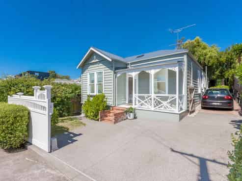 12 Third Avenue, Kingsland